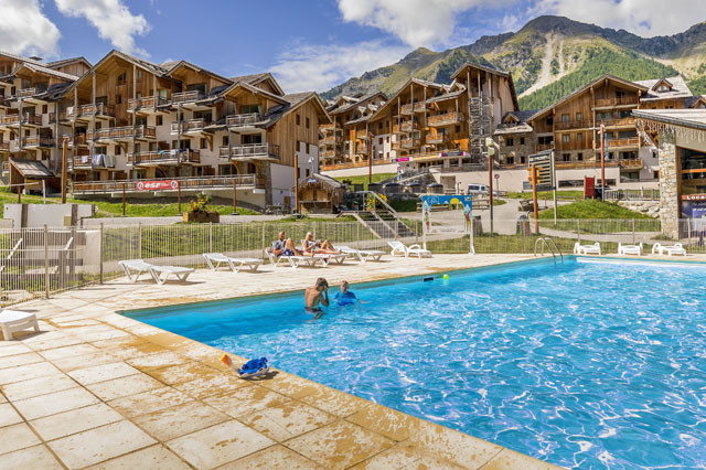 les-orres-hebergement-piscine-63