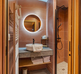 chalet-des-trappeurs-salle-d-eau3-8543703