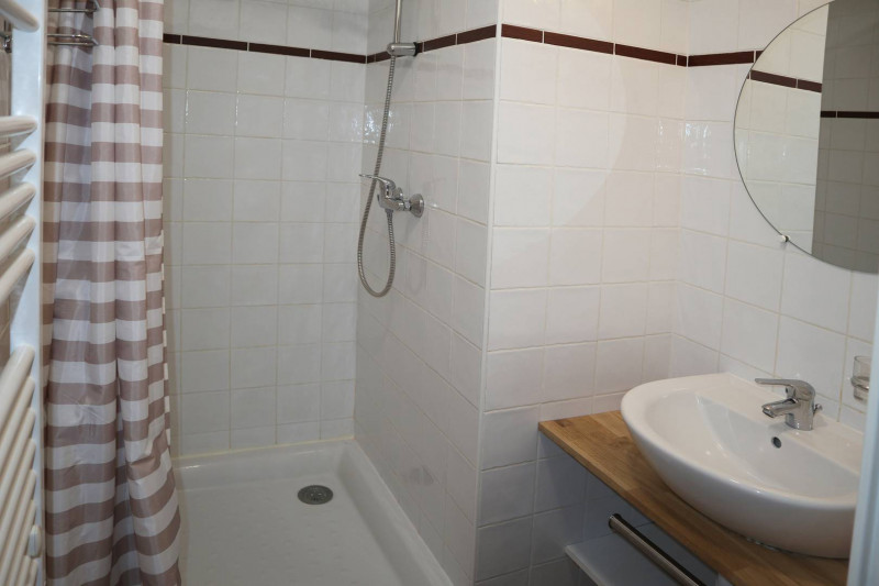 _clients_210520001_photos_208j_11198476