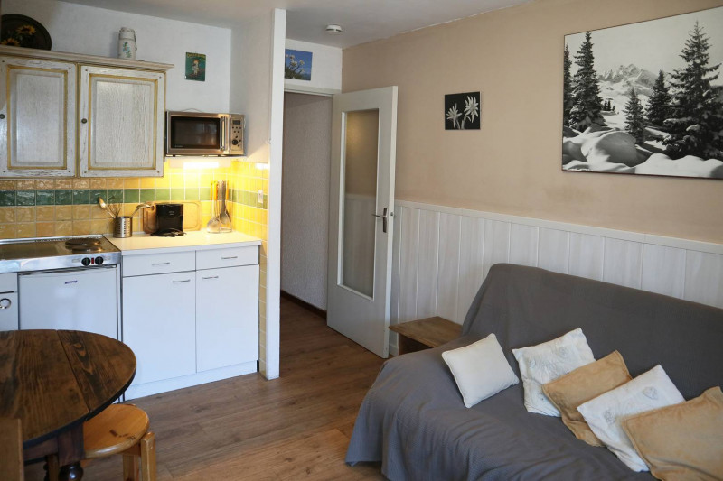 _clients_210520001_photos_28c_12333362 _clients_210520001_photos_28c_12333362