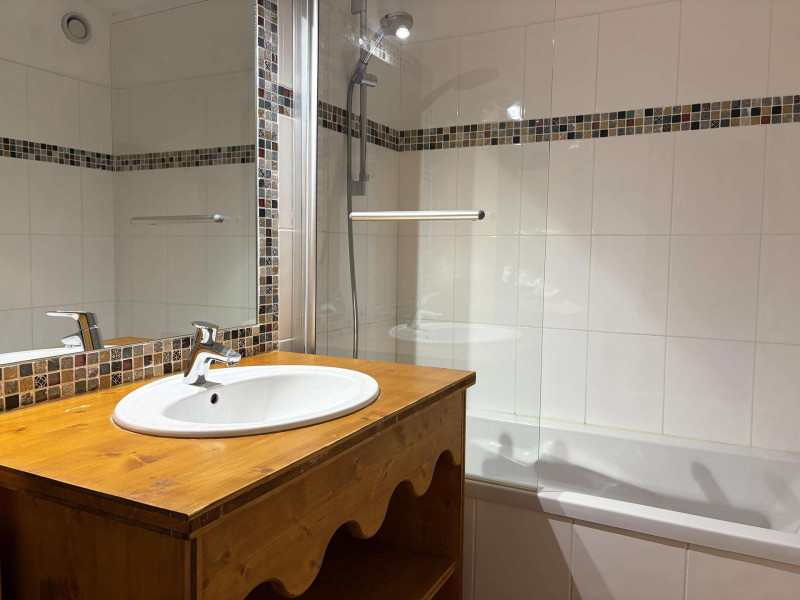 _clients_210520001_photos_516k_10581377