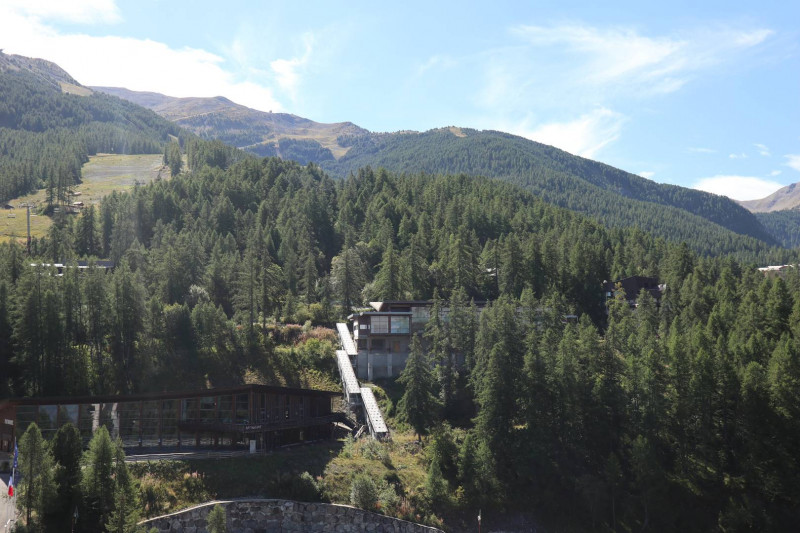 _clients_210520001_photos_586i_10498126