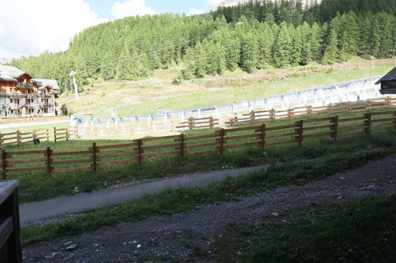 _clients_210520001_photos_587g_10565055