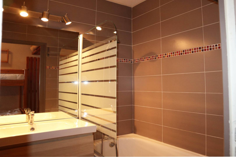 _clients_210520001_photos_598g_10281523