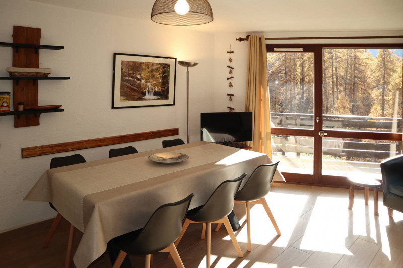 _clients_210520001_photos_75c_10884273 _clients_210520001_photos_75c_10884273