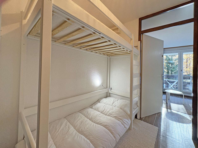 _clients_210520001_photos_874f_10776651 _clients_210520001_photos_874f_10776651