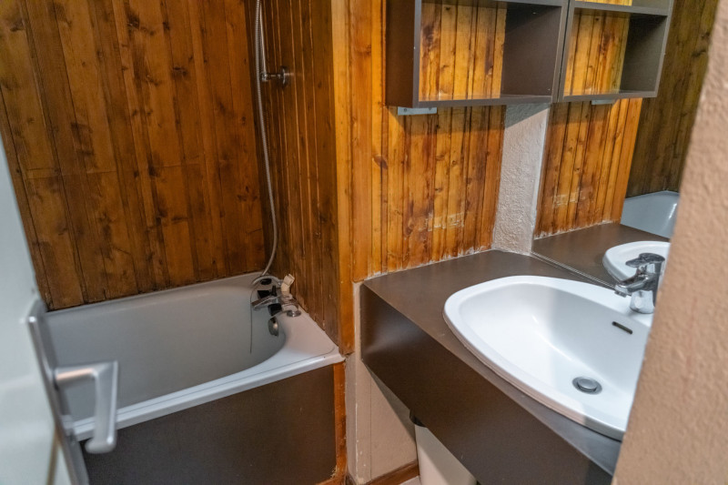 LocationAppartementLesOrres_AgenceDesOrres_B807 LocationAppartementLesOrres_AgenceDesOrres_B807