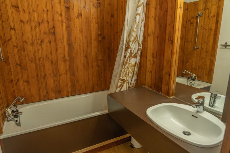 LocationAppartementLesOrres_AgenceDesOrres_B1006 LocationAppartementLesOrres_AgenceDesOrres_B1006