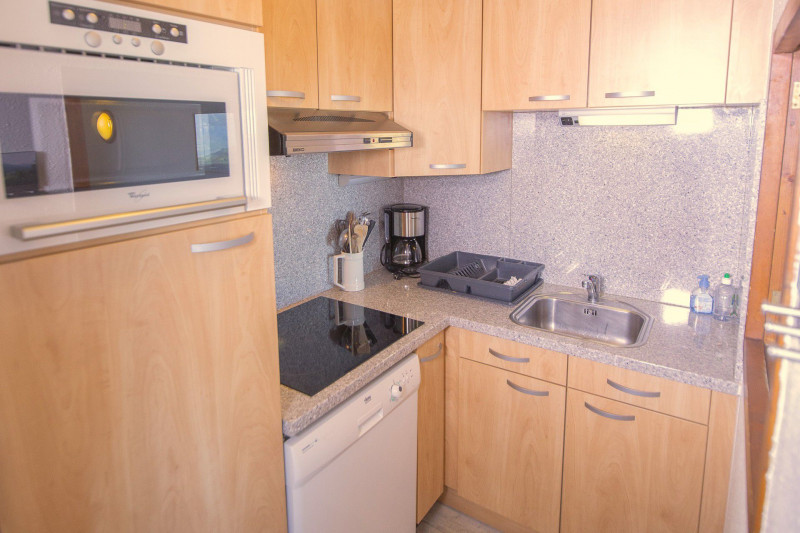 LocationAppartementLesOrres_AgenceDesOrres_B1001 LocationAppartementLesOrres_AgenceDesOrres_B1001