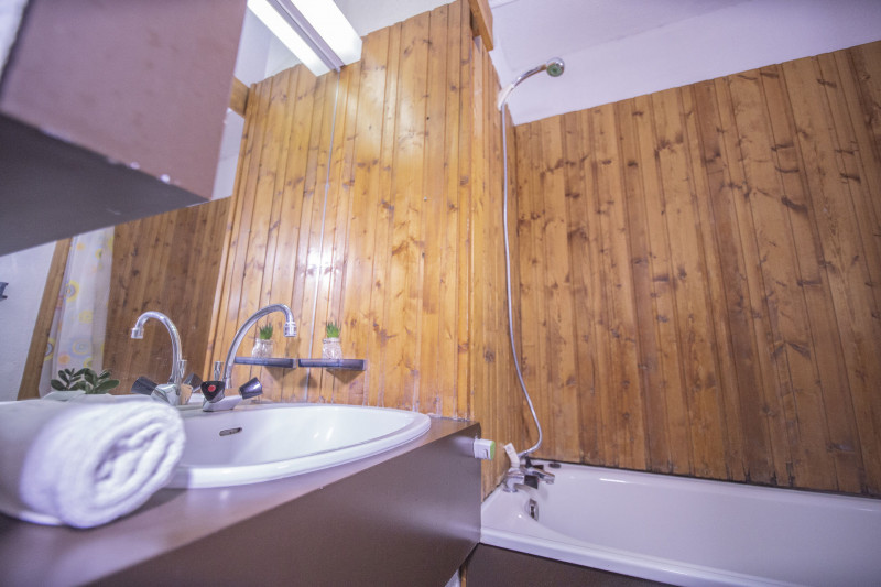 LocationAppartementLesOrres_AgenceDesOrres_B1008 LocationAppartementLesOrres_AgenceDesOrres_B1008