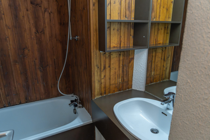 LocationAppartementLesOrres_AgenceDesOrres_B107 LocationAppartementLesOrres_AgenceDesOrres_B107