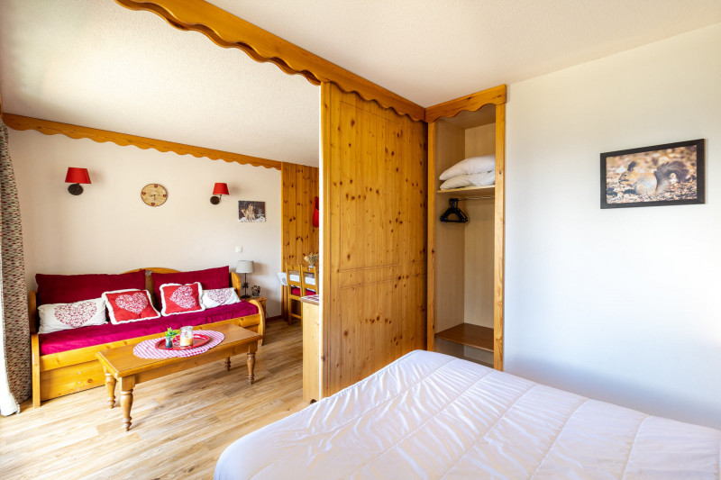 LocationAppartementLesOrres_AgenceDesOrres_MBC102 LocationAppartementLesOrres_AgenceDesOrres_MBC102