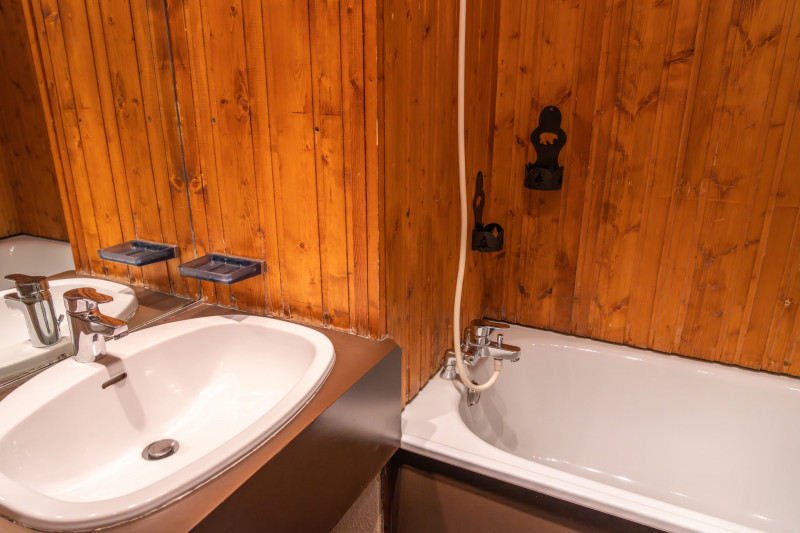 LocationAppartementLesOrres_AgenceDesOrres_B715 LocationAppartementLesOrres_AgenceDesOrres_B715