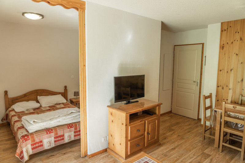 LocationAppartementLesOrres_AgenceDesOrres_MBC103 LocationAppartementLesOrres_AgenceDesOrres_MBC103