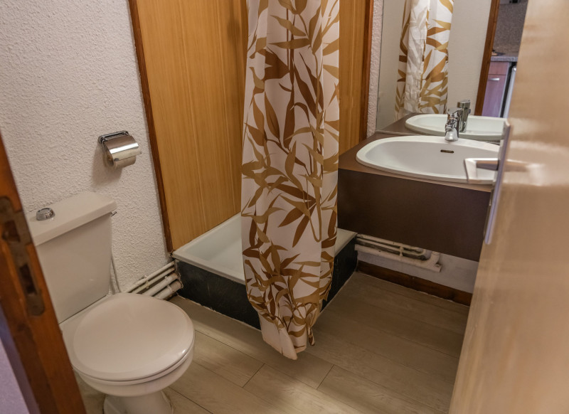 LocationAppartementLesOrres_AgenceDesOrres_B916 LocationAppartementLesOrres_AgenceDesOrres_B916