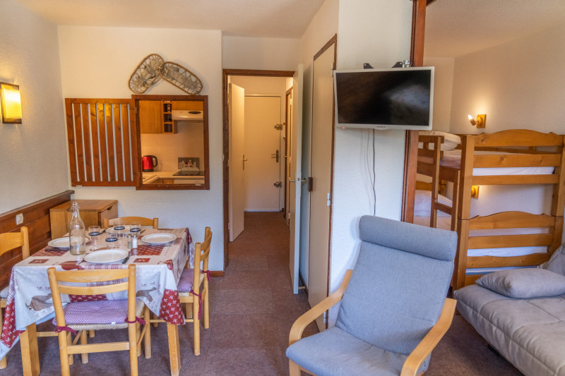 LocationAppartementLesOrres_AgenceDesOrres_B910 LocationAppartementLesOrres_AgenceDesOrres_B910