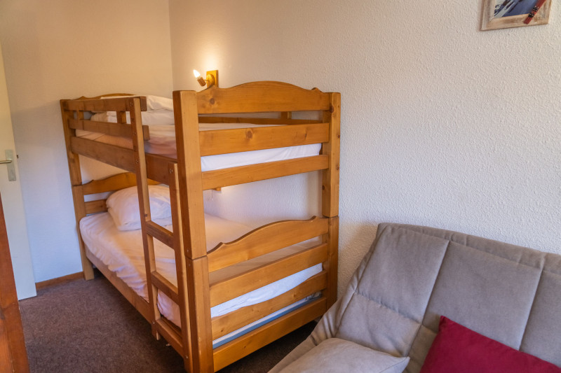 LocationAppartementLesOrres_AgenceDesOrres_B910 LocationAppartementLesOrres_AgenceDesOrres_B910