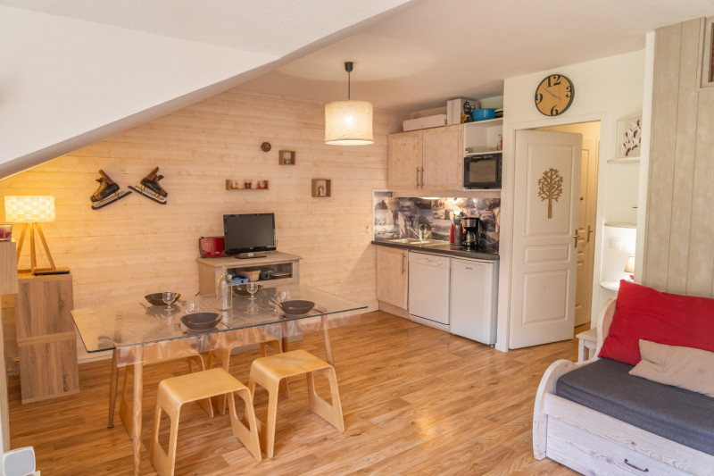 LocationAppartementLesOrres_AgenceDesOrres_MBB404 LocationAppartementLesOrres_AgenceDesOrres_MBB404