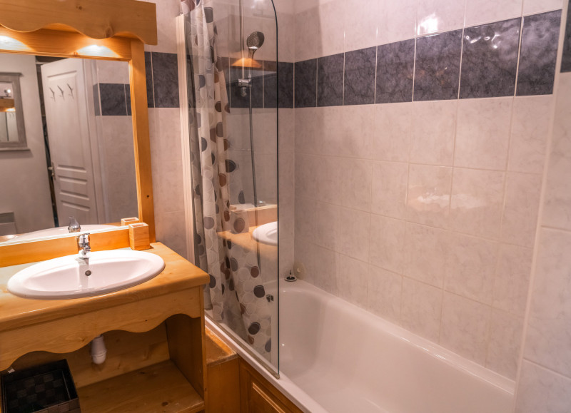 LocationAppartementLesOrres_AgenceDesOrres_MBB404 LocationAppartementLesOrres_AgenceDesOrres_MBB404