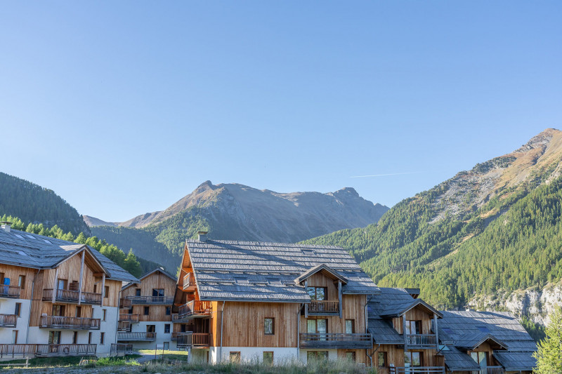 LocationAppartementLesOrres_AgenceDesOrres_BDA407 LocationAppartementLesOrres_AgenceDesOrres_BDA407