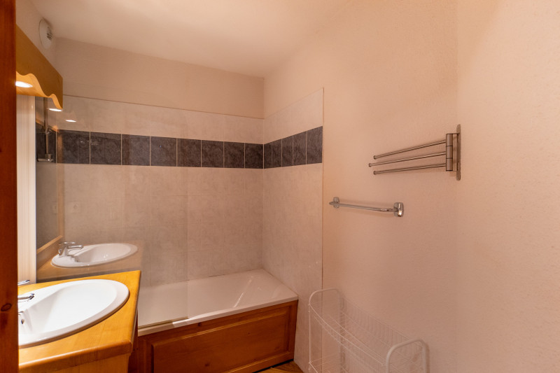 LocationAppartementLesOrres_AgenceDesOrres_MBC705 LocationAppartementLesOrres_AgenceDesOrres_MBC705
