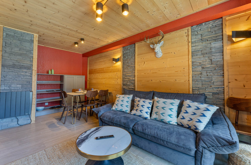 LocationAppartementLesOrres_AgenceDesOrres_PDA_A02 LocationAppartementLesOrres_AgenceDesOrres_PDA_A02