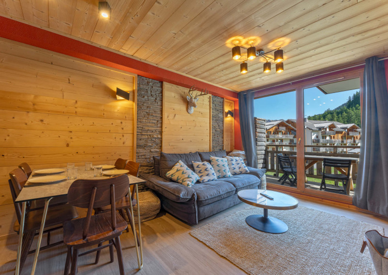 LocationAppartementLesOrres_AgenceDesOrres_PDA_A02 LocationAppartementLesOrres_AgenceDesOrres_PDA_A02