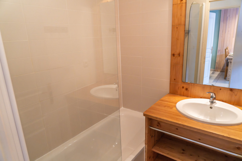 LocationAppartementLesOrres_AgenceDesOrres_BDA205 LocationAppartementLesOrres_AgenceDesOrres_BDA205