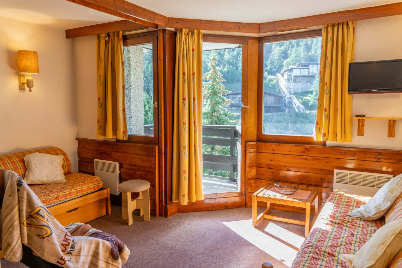 LocationAppartementLesOrres_AgenceDesOrres_B709 LocationAppartementLesOrres_AgenceDesOrres_B709