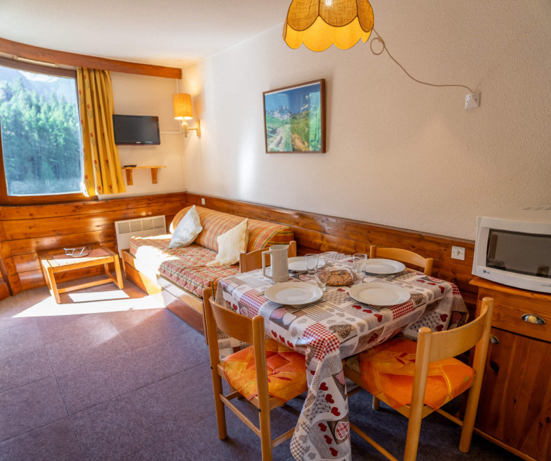 LocationAppartementLesOrres_AgenceDesOrres_B709 LocationAppartementLesOrres_AgenceDesOrres_B709