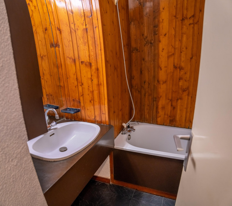 LocationAppartementLesOrres_AgenceDesOrres_B709 LocationAppartementLesOrres_AgenceDesOrres_B709