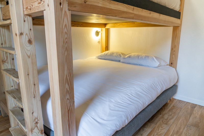 LocationVacancesLesOrres_AgenceDesOrres_MZ2313 LocationVacancesLesOrres_AgenceDesOrres_MZ2313