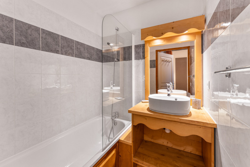 LocationAppartementLesOrres_AgenceDesOrres_MBB001