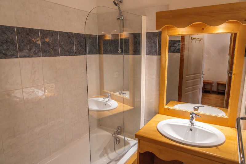 LocationAppartementLesOrres_AgenceDesOrres_MBC704 LocationAppartementLesOrres_AgenceDesOrres_MBC704