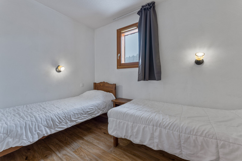 LocationVacancesLesOrres_AgenceDes_Orres_MZ1107 LocationVacancesLesOrres_AgenceDes_Orres_MZ1107