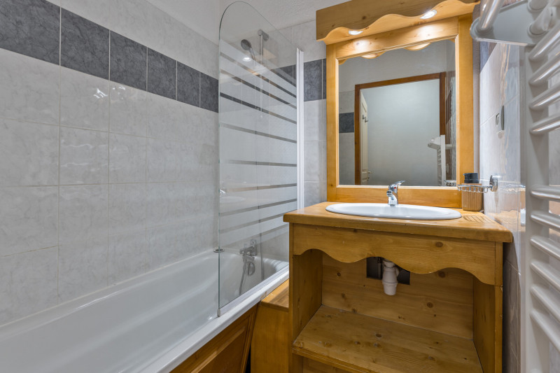 LocationVacancesLesOrres_AgenceDes_Orres_MZ1107 LocationVacancesLesOrres_AgenceDes_Orres_MZ1107