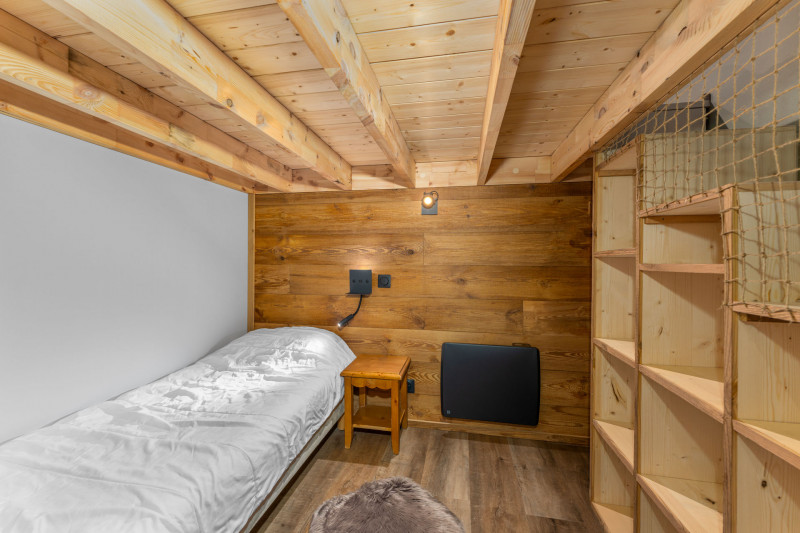 _lv_images__lot_0000000617_04_10292424