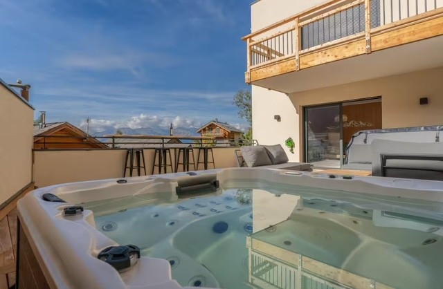 a11-r-sidence-les-cr-tes-terrasse-jacuzzi-10575859
