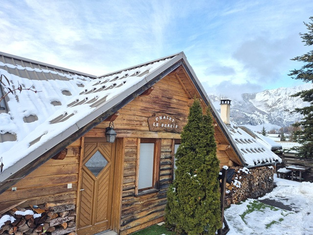 chalet-le-sereis-ext-rieur-hiver-10167207 chalet-le-sereis-ext-rieur-hiver-10167207